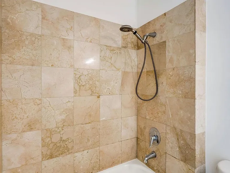2525 SW 3rd Ave #1009 — Photo 3