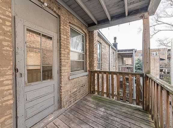 3rd image of 1708 W Ainslie St #1