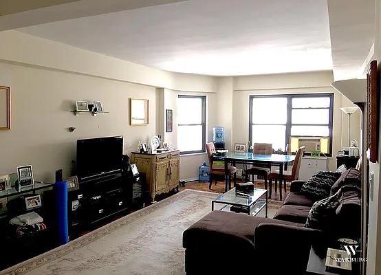 Rented by Warburg | media 7