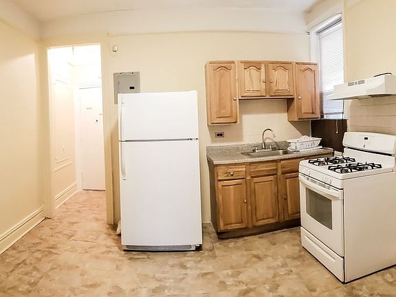 2nd image of 531 Bradford St APT 1B