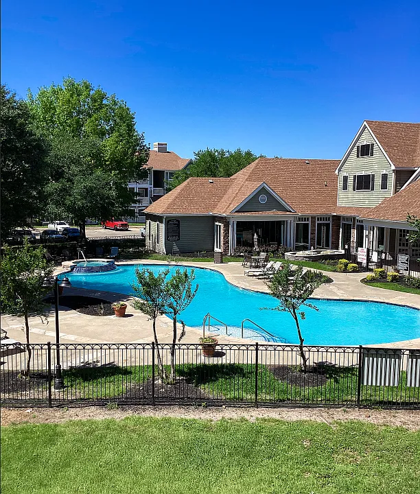 Lodge at West Oaks