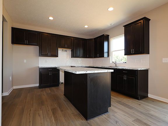 5th image of 7954 Collins Dr