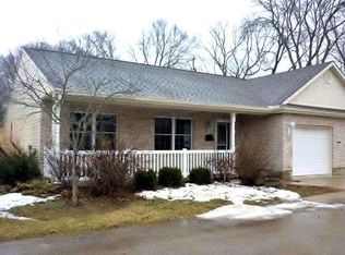 81 Locust Dr, Springboro, OH 45066