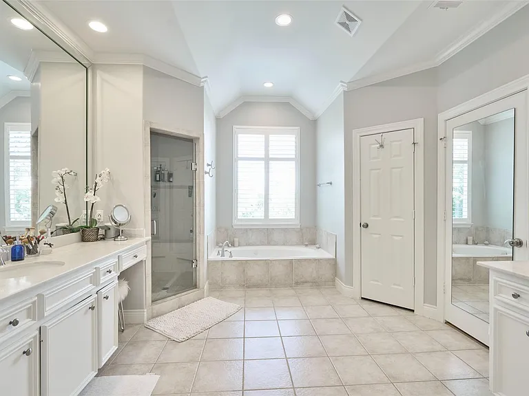 4028 Gramercy St — Photo 28