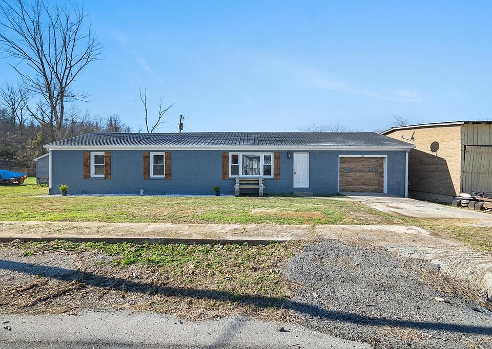 206 S Main St, Byrdstown, TN 38549 Zillow