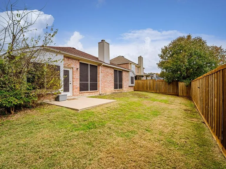 7710 Brookview Dr — Photo 10
