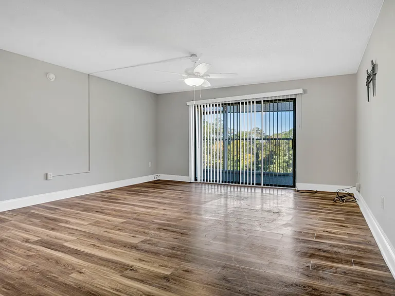 1825 Saint Julian Pl #9-B — Photo 8