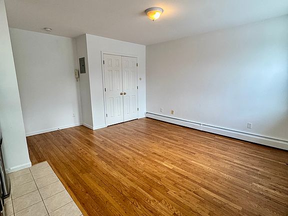 2nd image of 133 Hillside Pl Suite 2