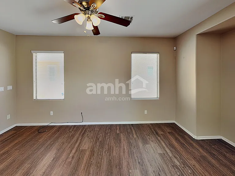 5516 Stelle Amore St — Photo 5