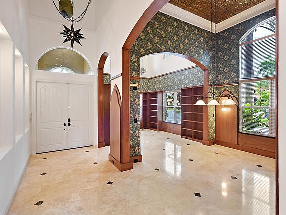 4th image of 1875 Wood Glen Circle