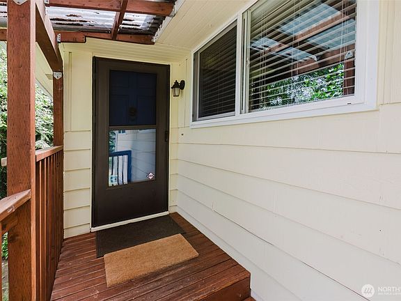 4th image of 2507 NE Bonair Place