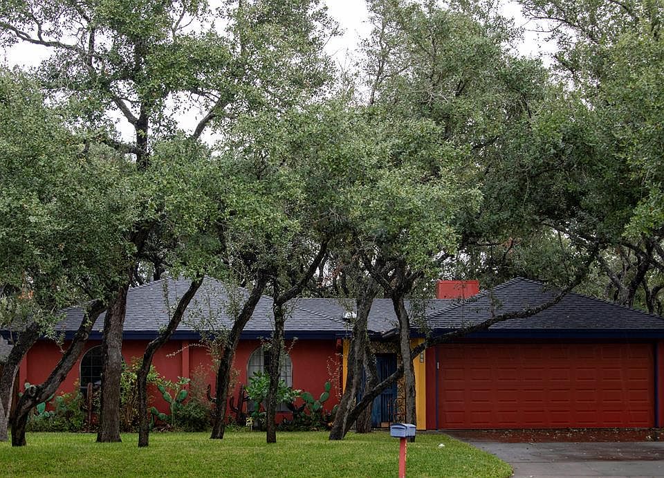 1st image of 206 Doral Ln