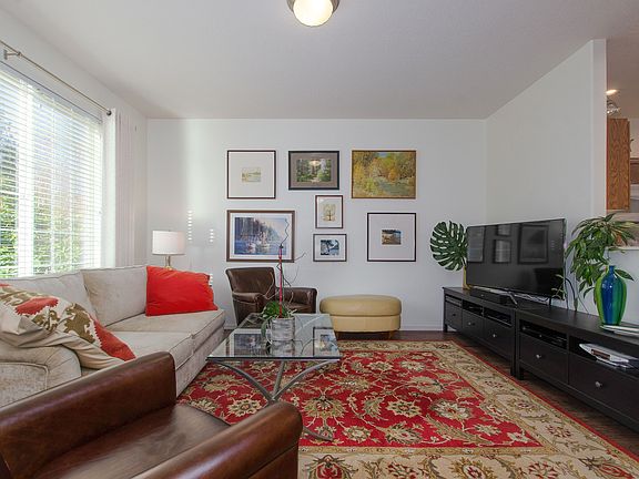 5th image of 1026 SE Nazomi Ave