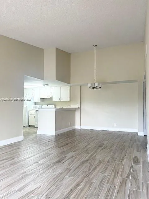 Lakes Of Jacaranda Condo — Photo 2