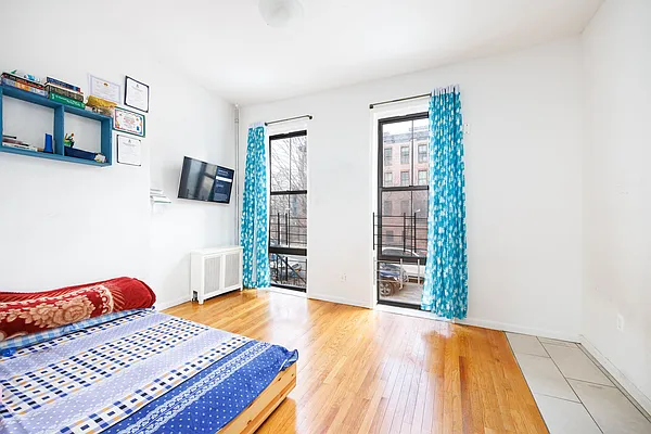 Sold by Compass | media 5