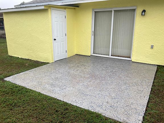 4th image of 2130 SE East Dunbrooke Cir