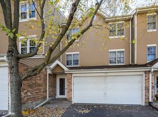 1424 Oakleaf Ln, Woodstock, IL 60098
