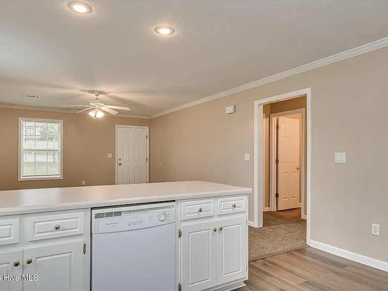 101 Old Thomson Rd #B — Photo 13