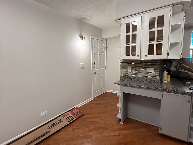 4750 N Elston Ave #102 — Photo 5