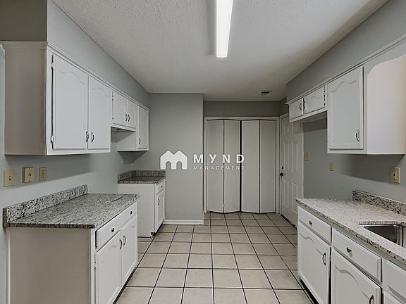 4th image of 5042 Bartonwood Dr