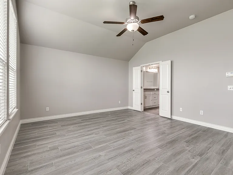 18705 Vivo Dr — Photo 32