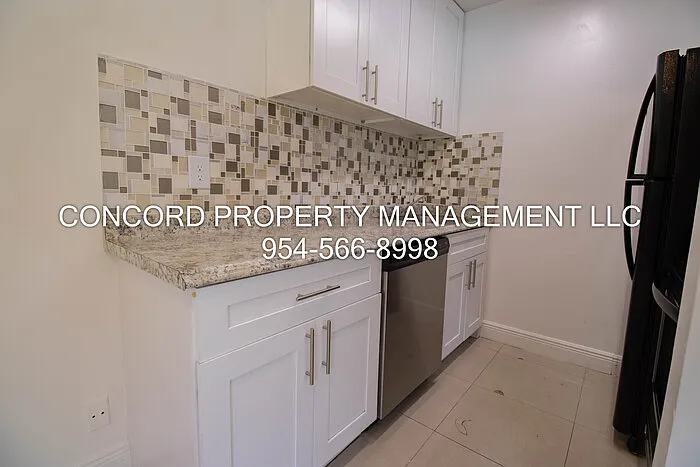 1727 Liberty St #6 — Photo 3
