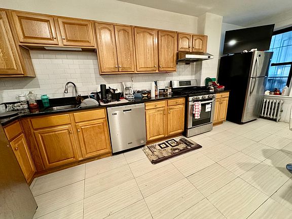 3rd image of 872 Huntington Ave #3