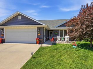563 Tanzanite Dr, Dubuque, IA 52001