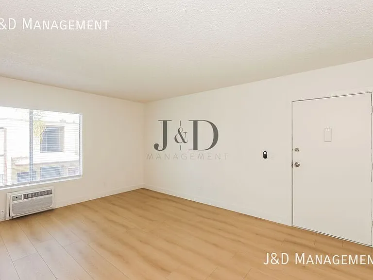 909 S Sunshine Ave S — Photo 10