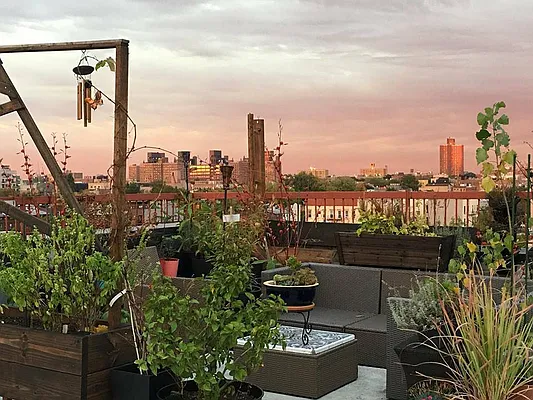 Rented by Manhattan Management LLC | media 88