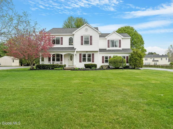 22 Redfield Park, Clifton Park, NY 12065