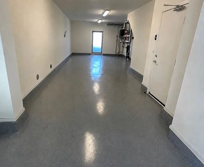 594 Hudson Ave — Photo 29