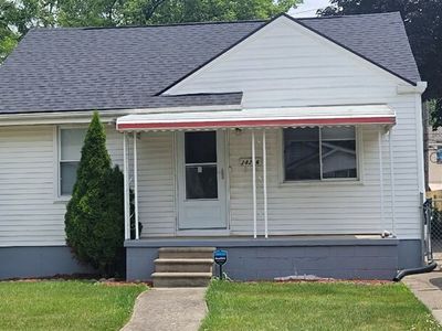 28216 Felician St, Roseville, MI, 48066
