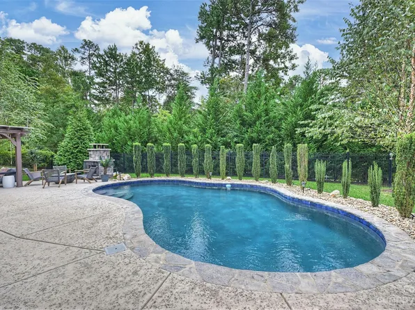 658 Zinnia Way, Tega Cay, SC 29708