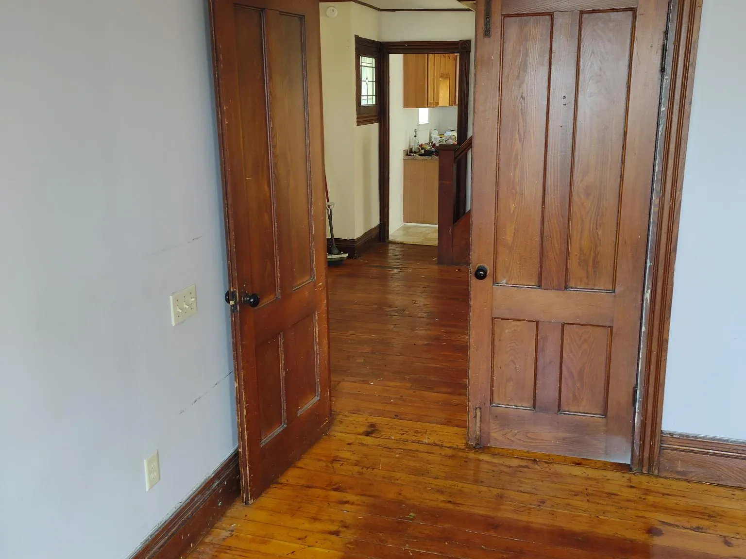 3 bed, 1.5 bath, 1450 sqft, $1,200 — Photo 2