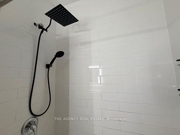 4th image of 284 Talbot St