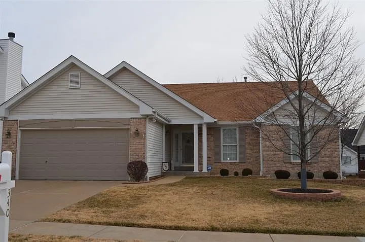 340 Golden Cherry Dr photo 1