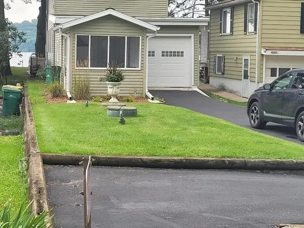 N3395 Tipperary Rd, Poynette, WI 53955