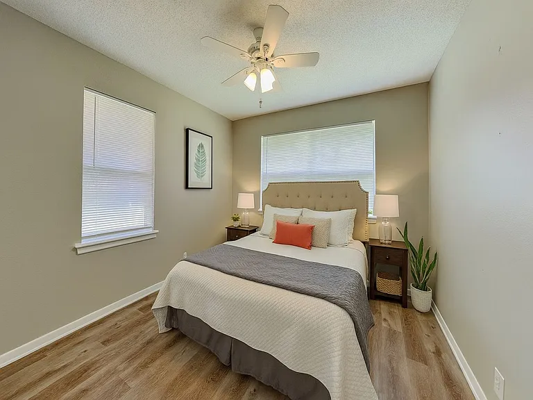 2225 Janice St — Photo 18