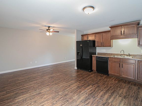 5th image of 1716D Thistlewood Dr