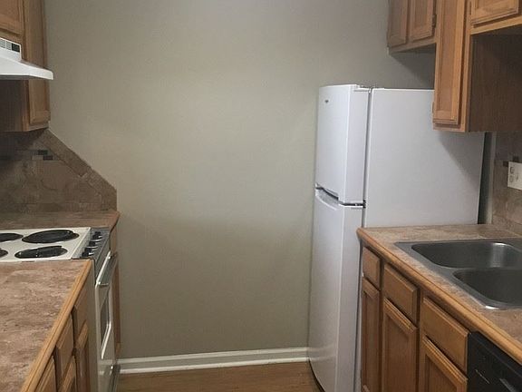 4th image of 130 Township Ln Unit C-202