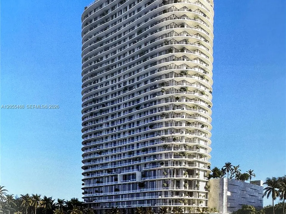 2411 Laguna Cir #1407