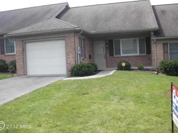 414 Deborah Ct, Chambersburg, PA 17201