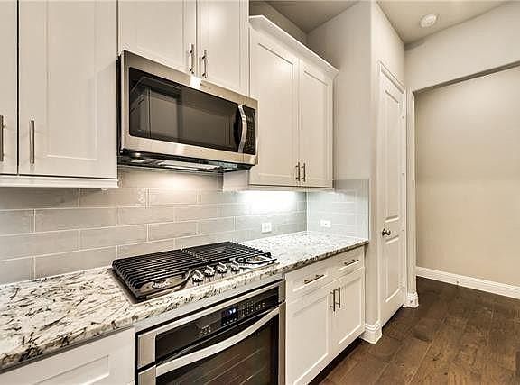 3rd image of 6158 Rainbow Valley Pl