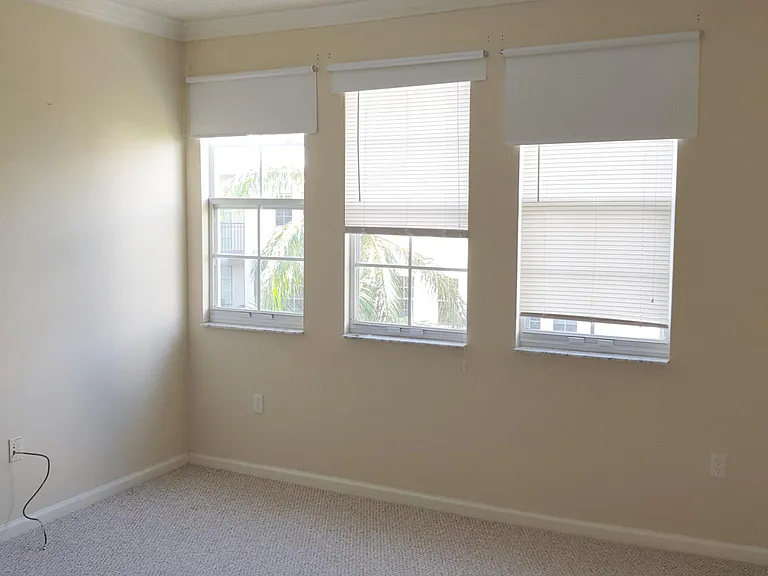 533 NE 3rd Ave #537 — Photo 8