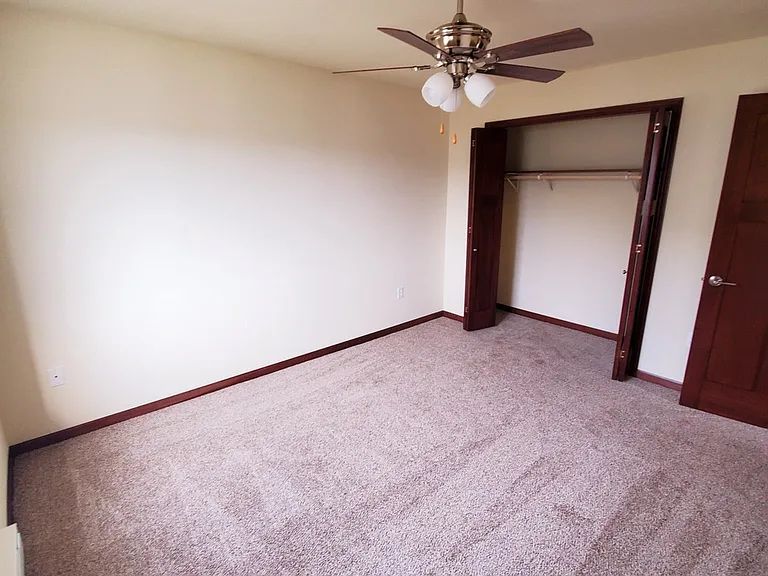 Park Ridge Apartments — Photo 7
