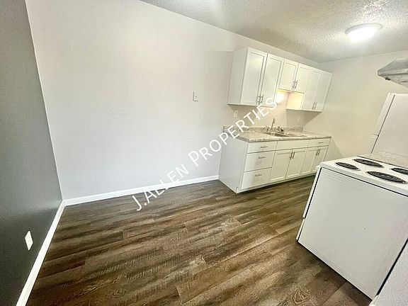 5th image of 1805 E Parker Cir