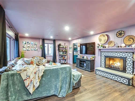 3rd image of 1467 South Blvd