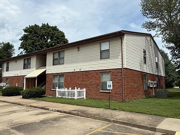 3rd image of 818 S 6th St #4
