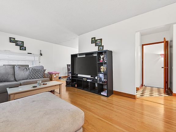 4th image of 8814 162nd St NW